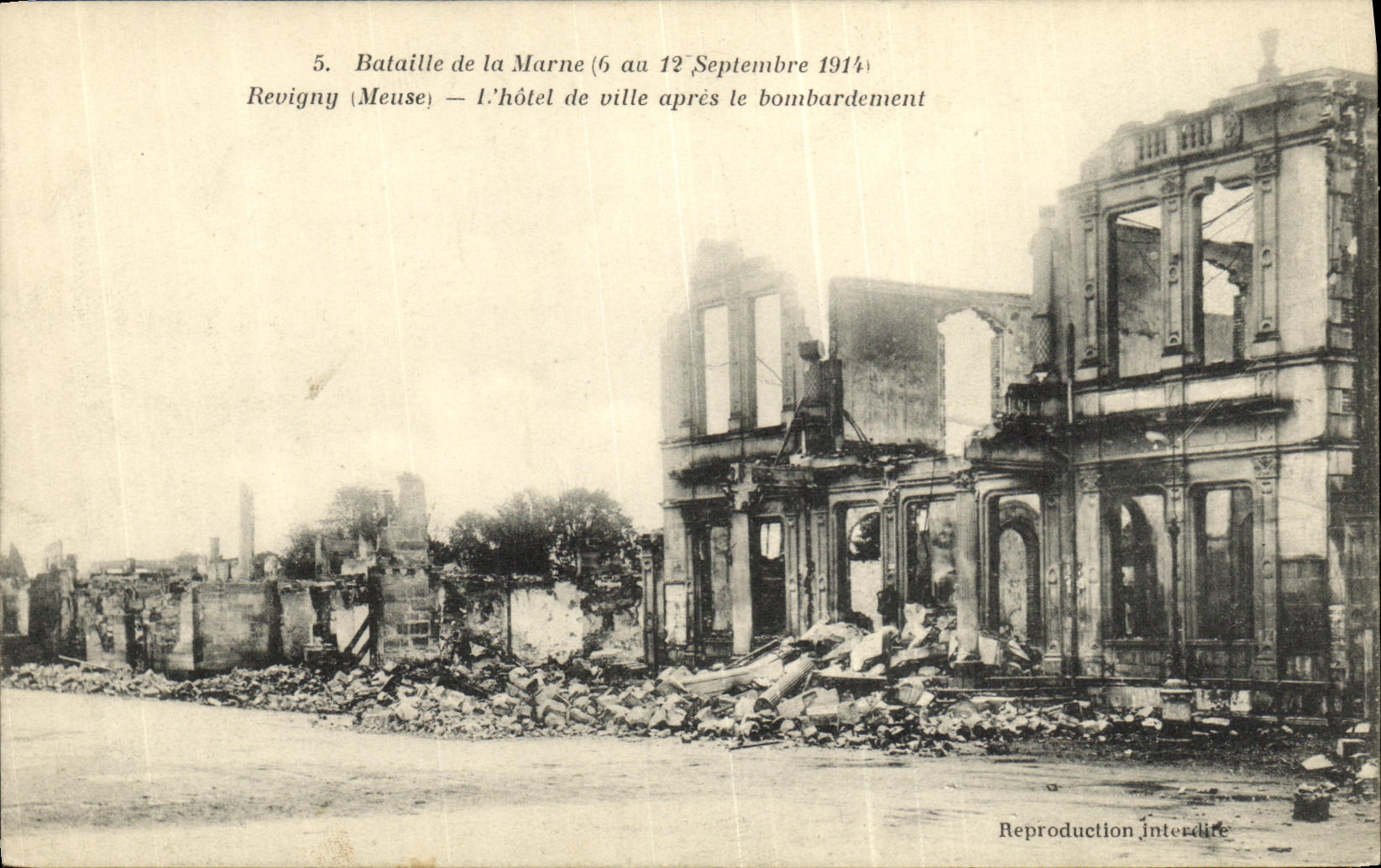 CPA Revigny L Hotel de Ville Apres Le Bombardement Militaria