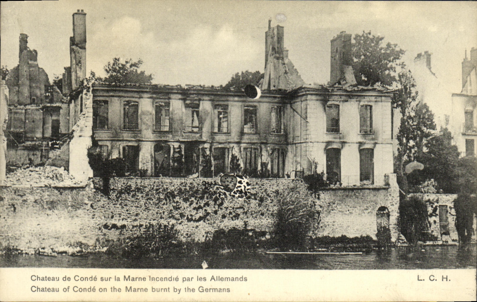 CPA Chateau de Conde Sur la Marne Incendie Par Les Allemands Militaria