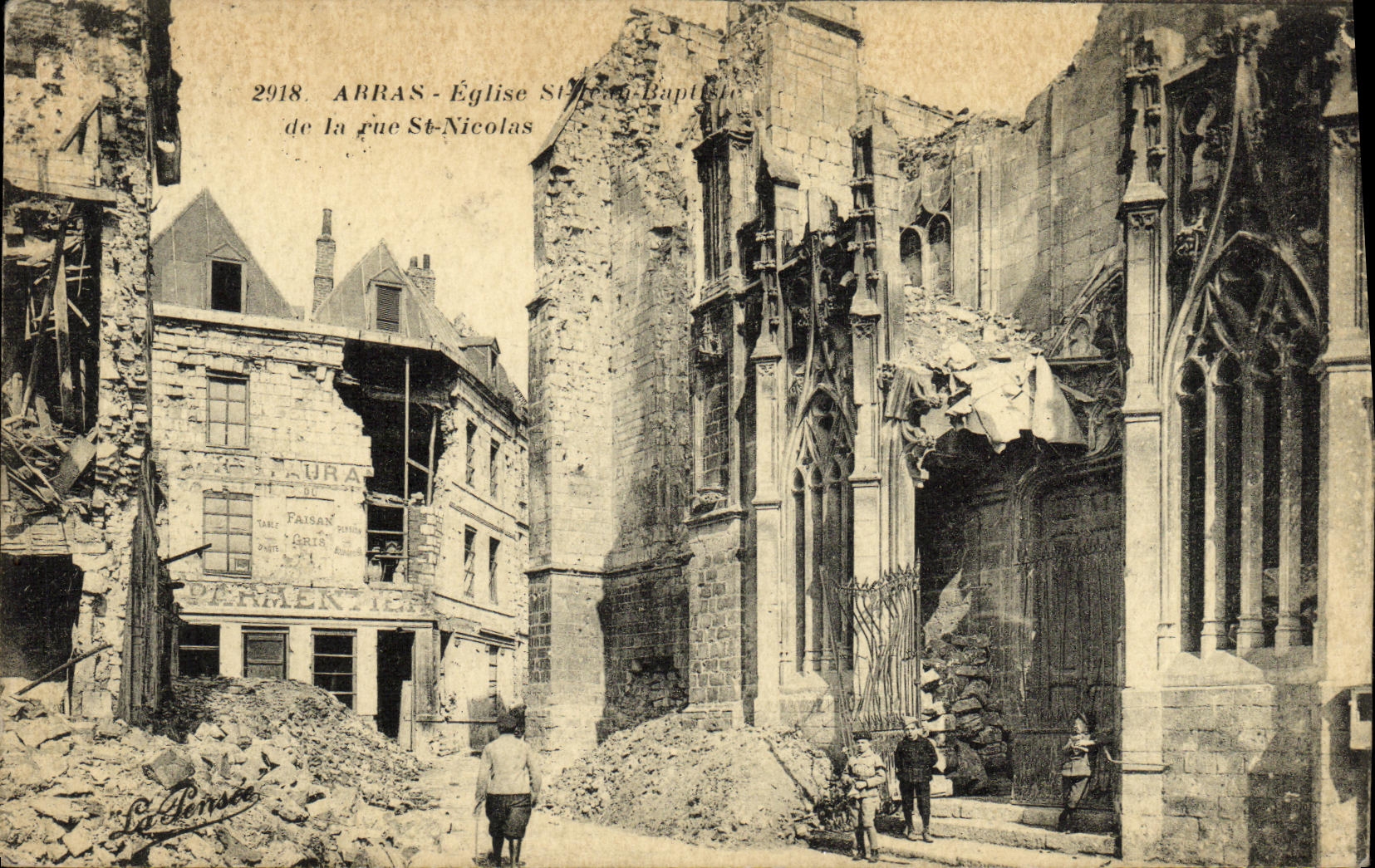 CPA Arras Eglise De La Rue St Nicolas Militaria