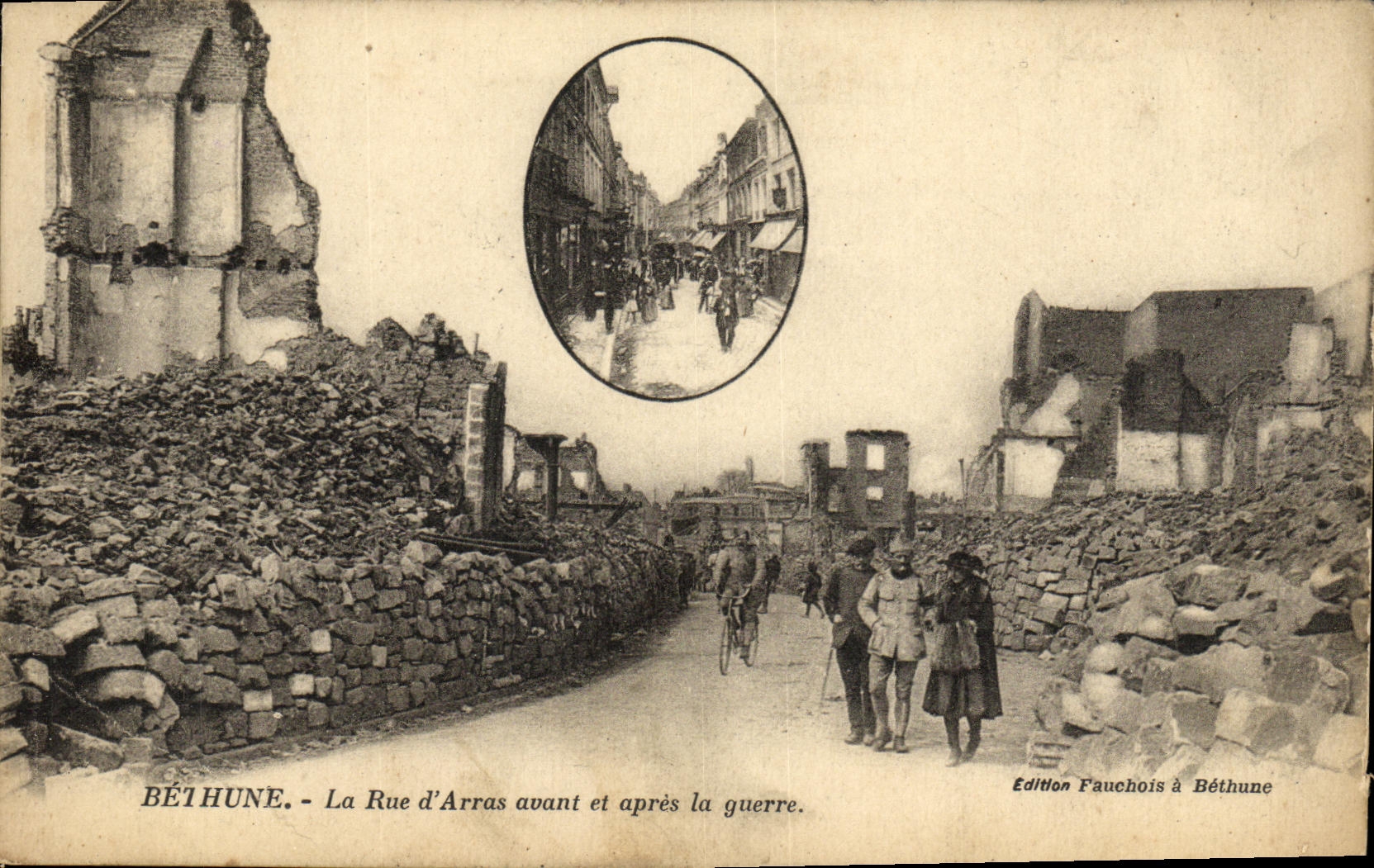 CPA Bethune La Rue d Arras avant et apres la Guerre Militaria
