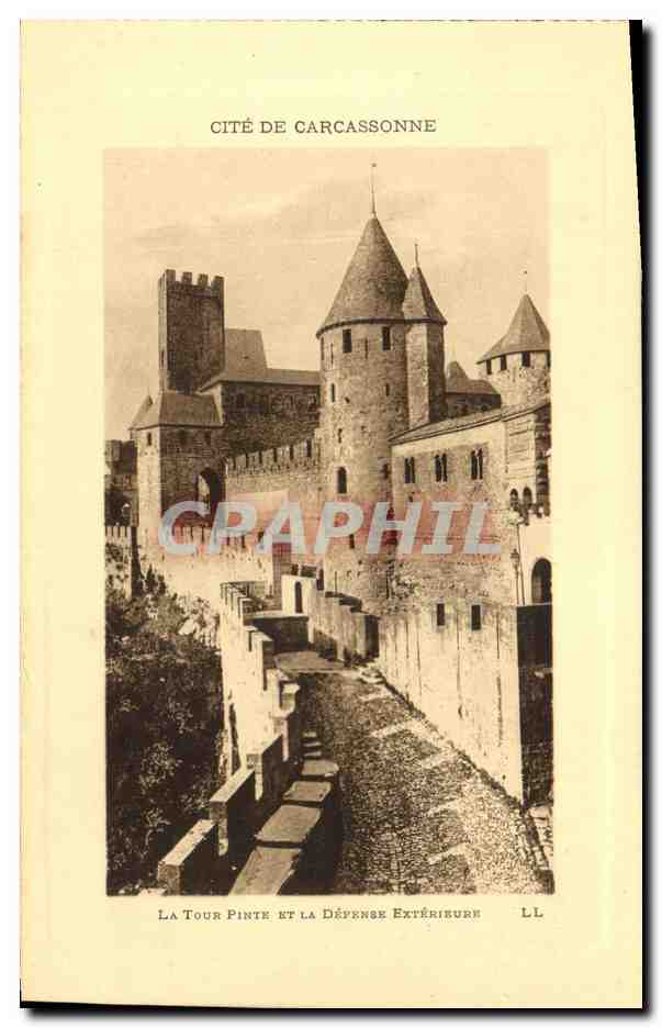 CPA Cite De Carcassonne La Tour Cahuzac Et La Depense Exterieure