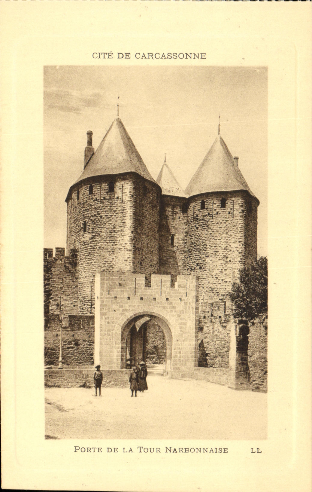 CPA Cite De Carcassonne Porte De La Tour Narbonnaise