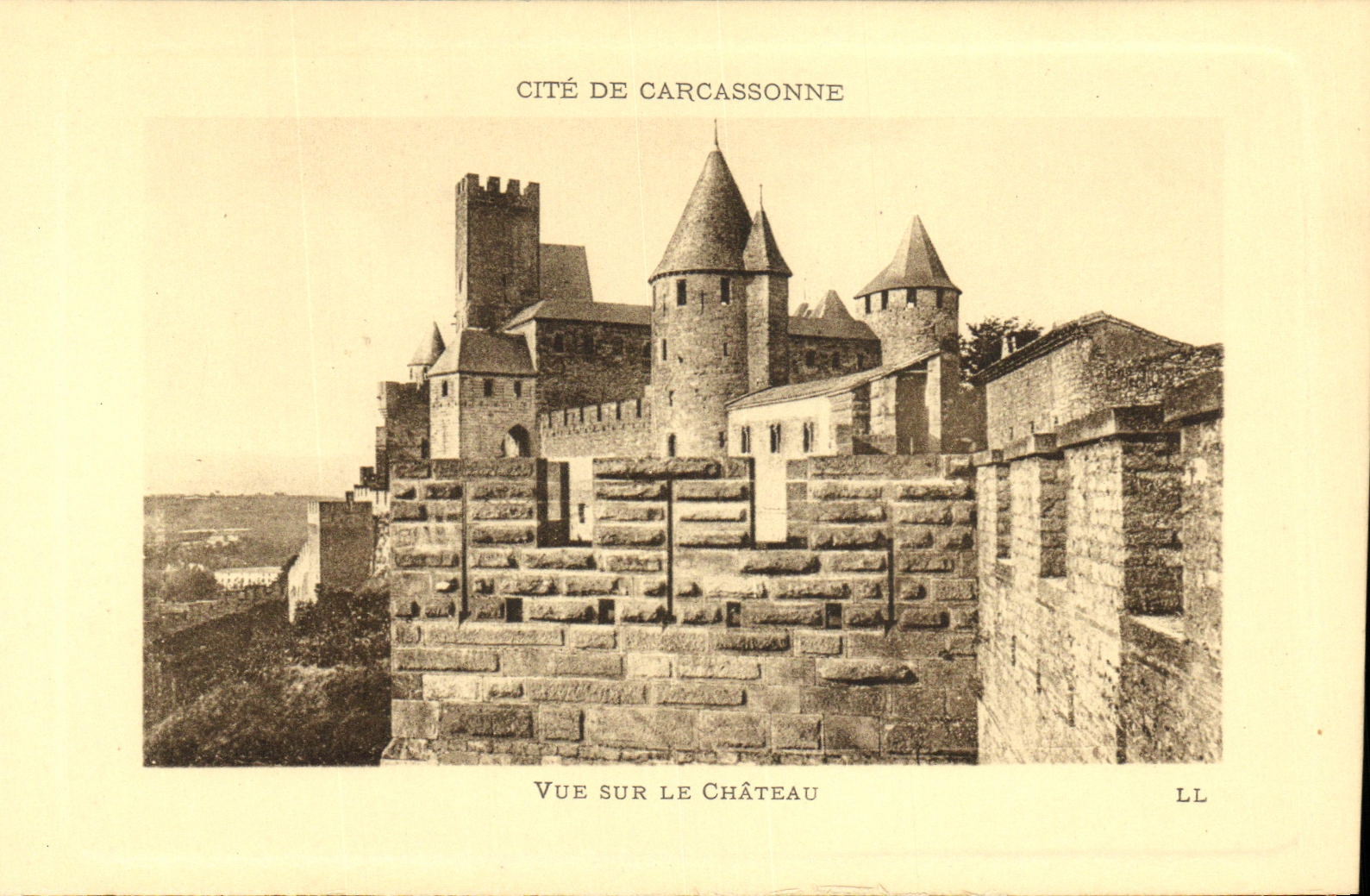 CPA Cite De Carcassonne Vue Sur Le Chateau