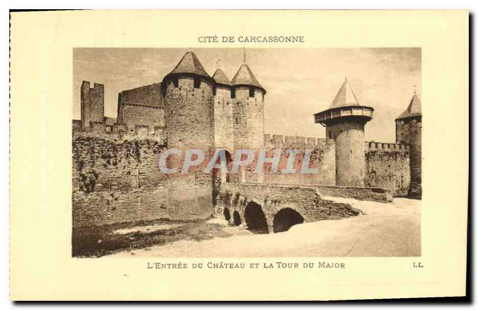 CPA Cite De Carcassonne Du Chateau L entree Et La Tour Du Major