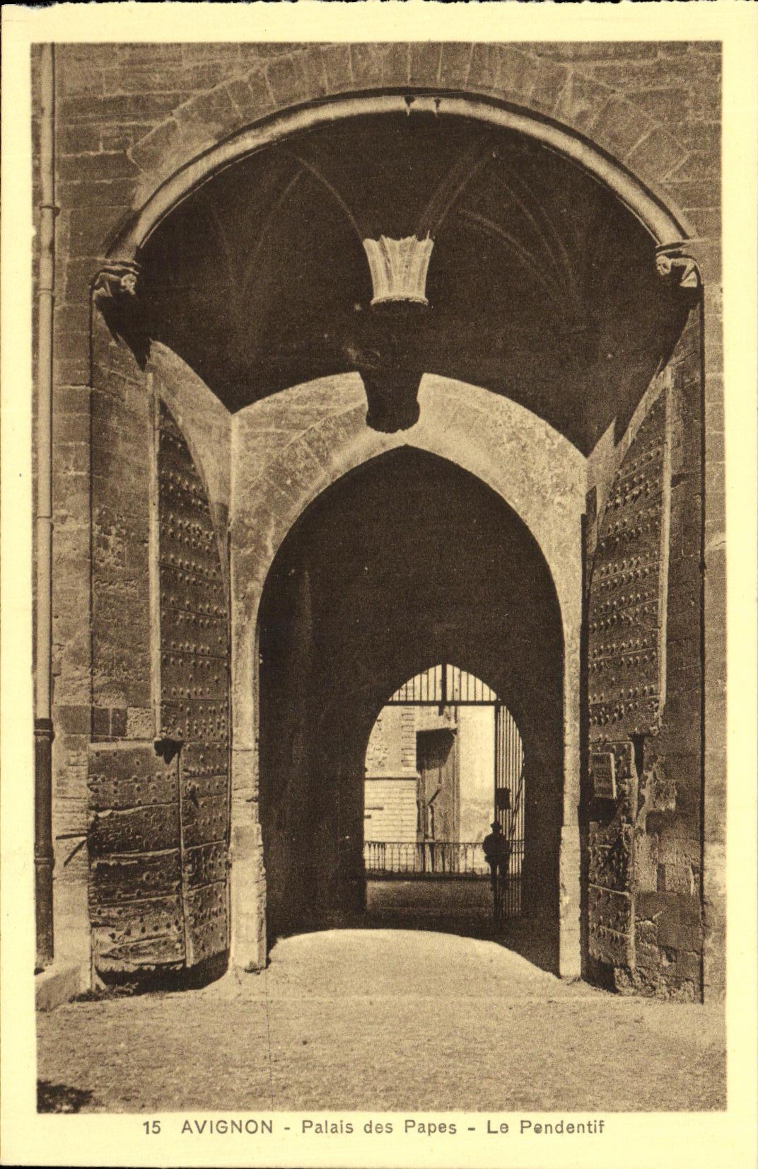 CPA Avignon Palais des Papes Le Pendentif