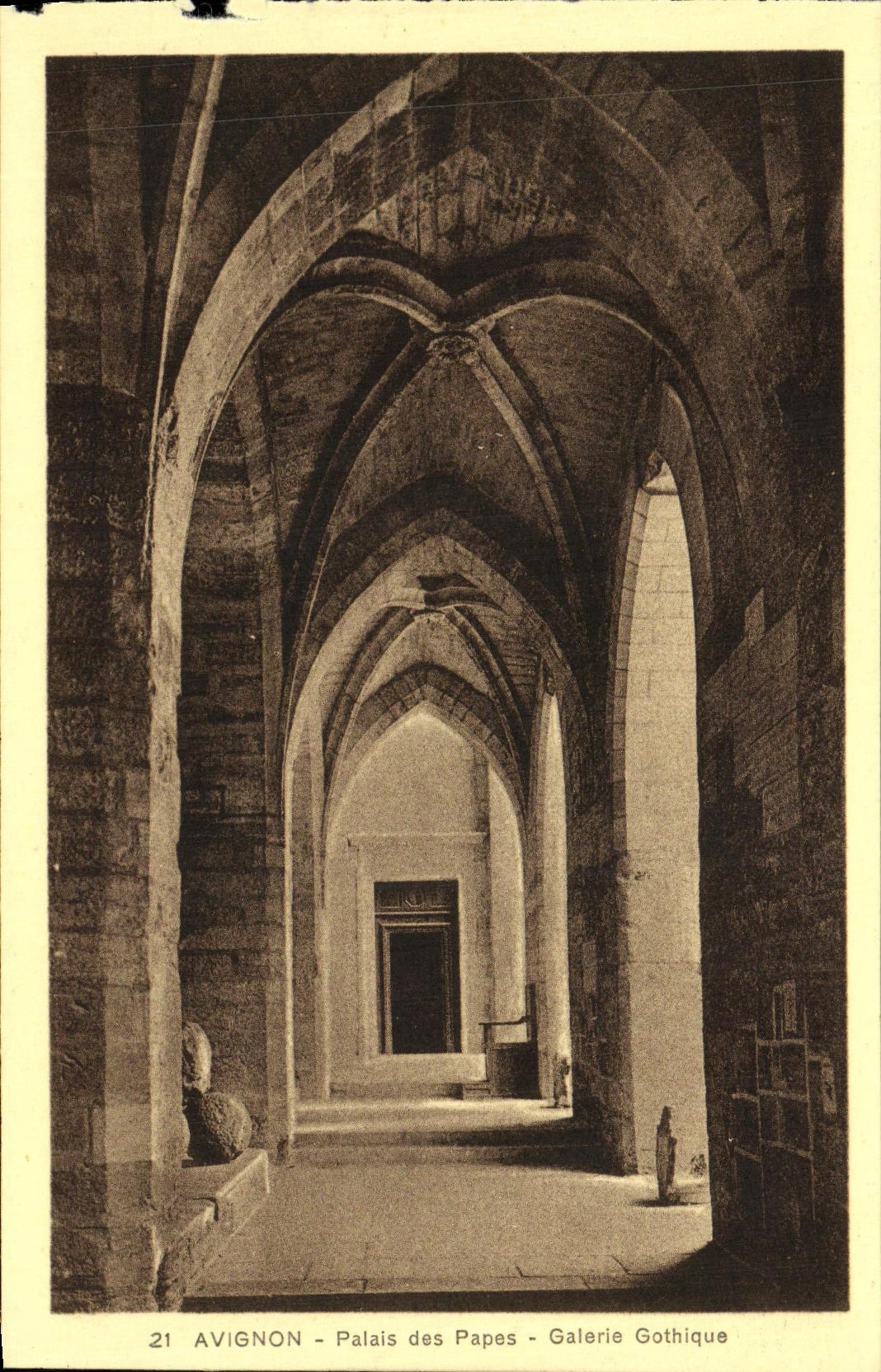 CPA Avignon Palais des Papes Galerie Gothique