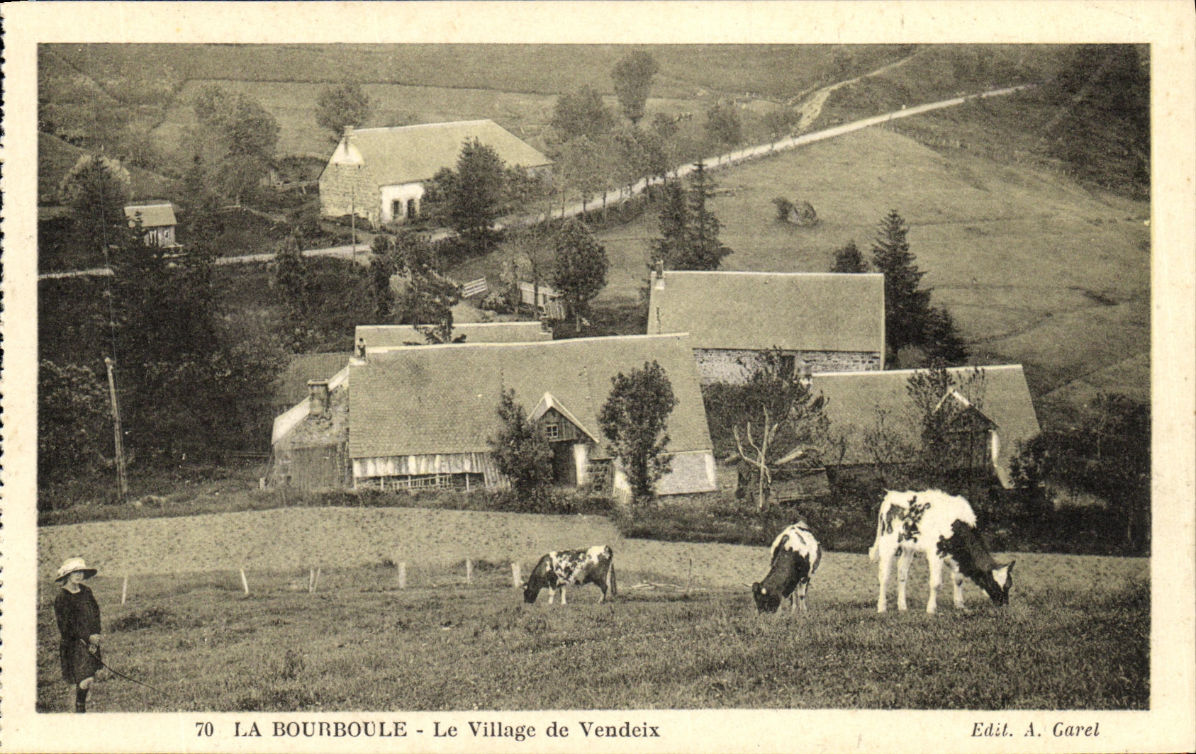 CPA La Bourboule Le Village de Vendeix Vaches