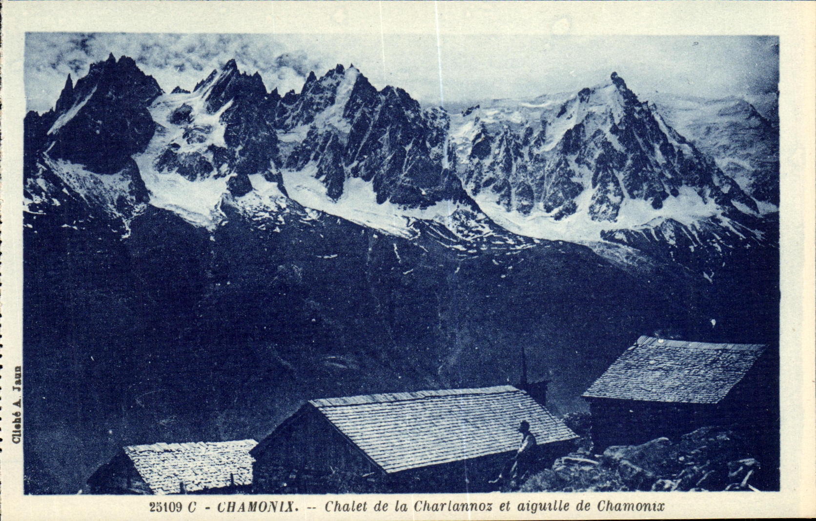 CPA Chamonix Chatet de la Charlannoz et aiguille de Chamonix