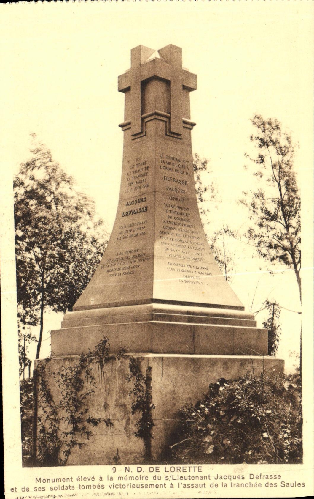 Monument aux soldats tombés à la tranchée des Saules — Lieutenant Jacques Defrassé — Édition Fauchois, Belhumeur