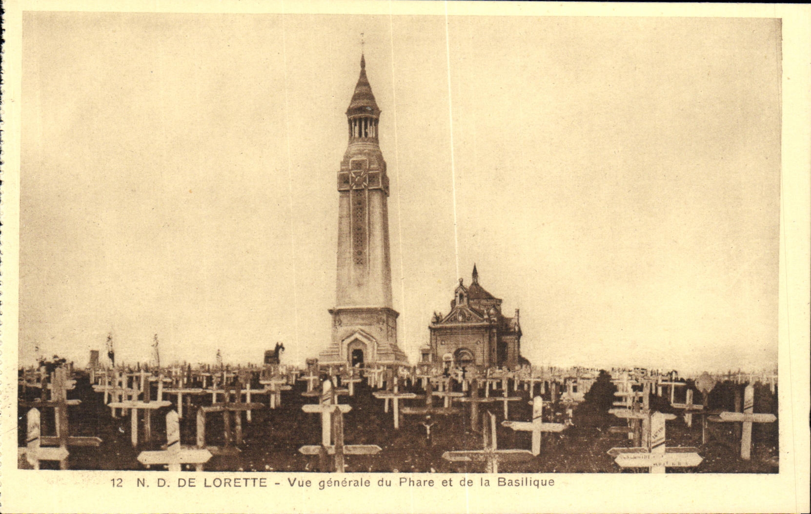 N.D. DE LORETTE - Vue générale du Phare et de la Basilique