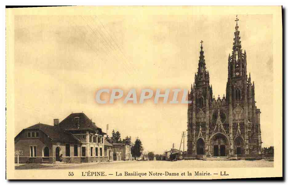 CPA L Epine La basilique Notre Dame et la mairie