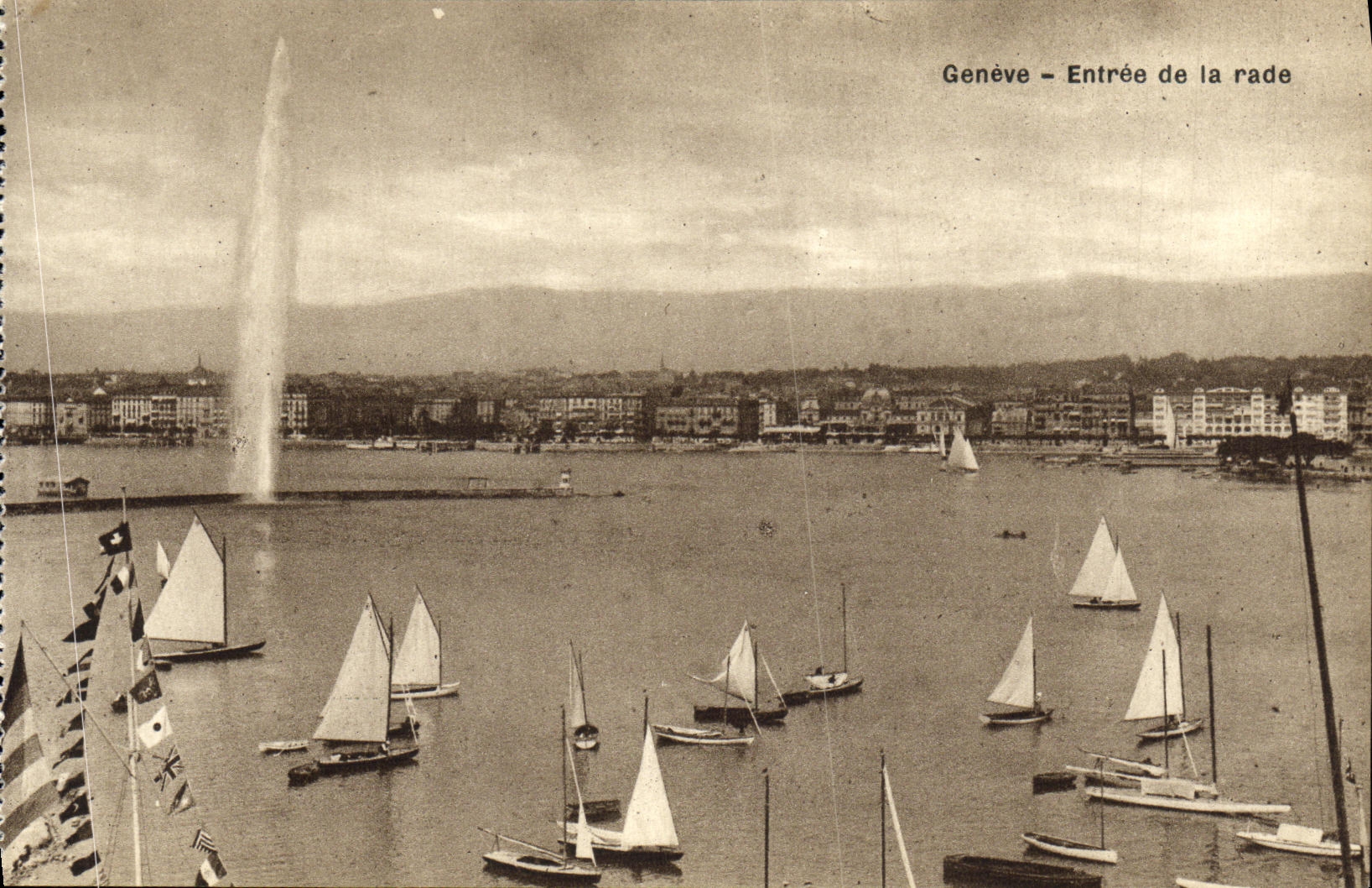 CPA Geneve Entree de la Rade Bateaux
