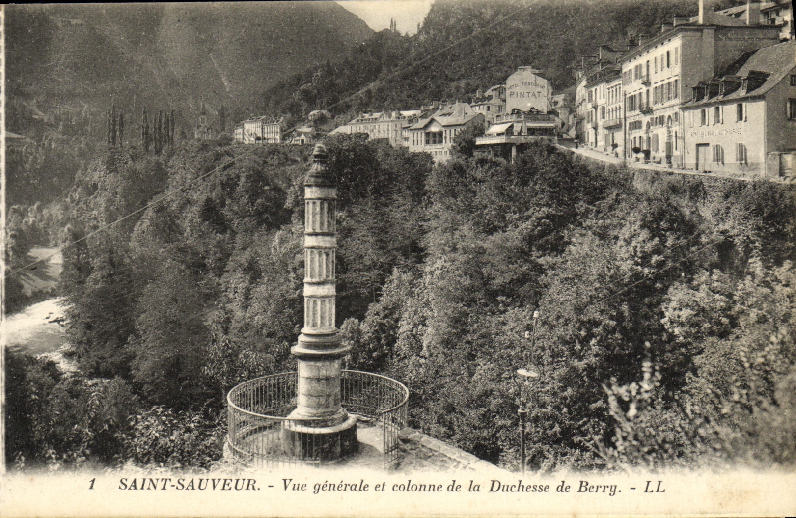 CPA Luz Vue Generale et Colonne de Duchesse de Berry
