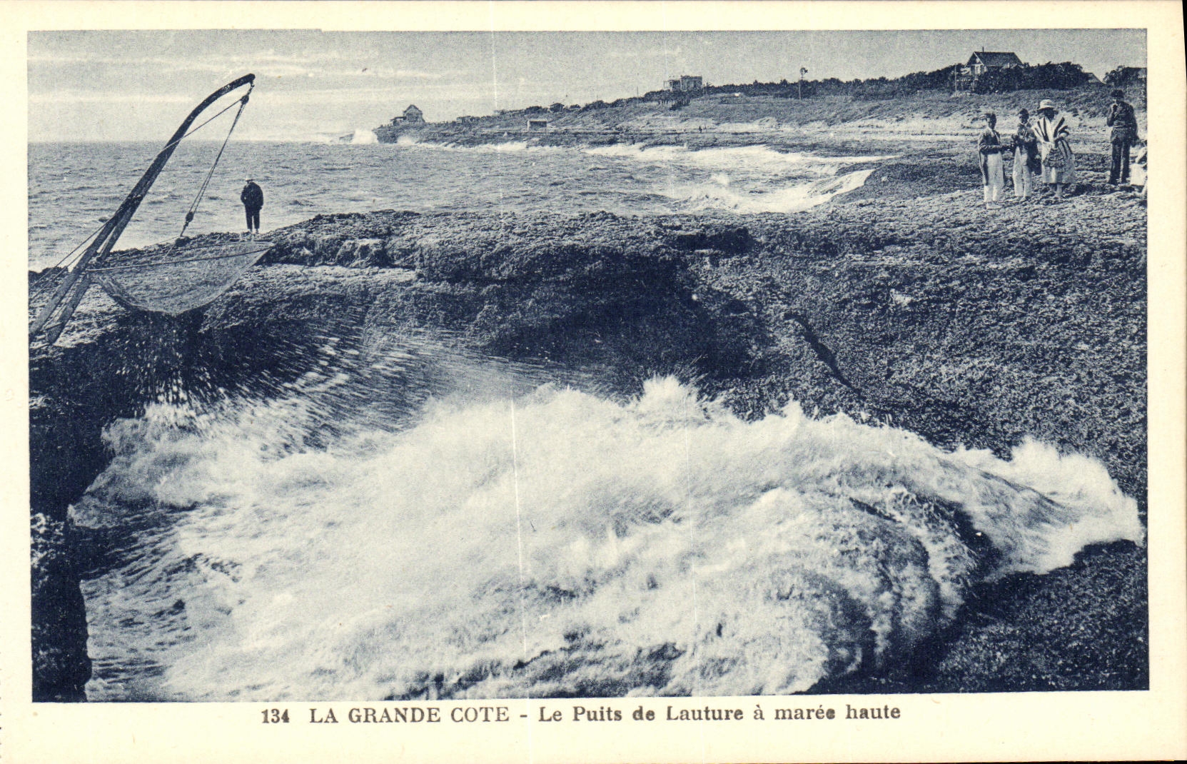 Le Puits de Lauture à marée haute — La Grande Côte — Édition des Nouvelles Galeries, Royan