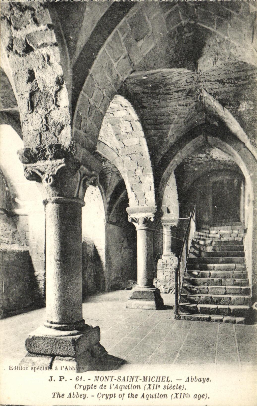 CPA Mont Saint Michel Abbaye Crypte de L Aquilon