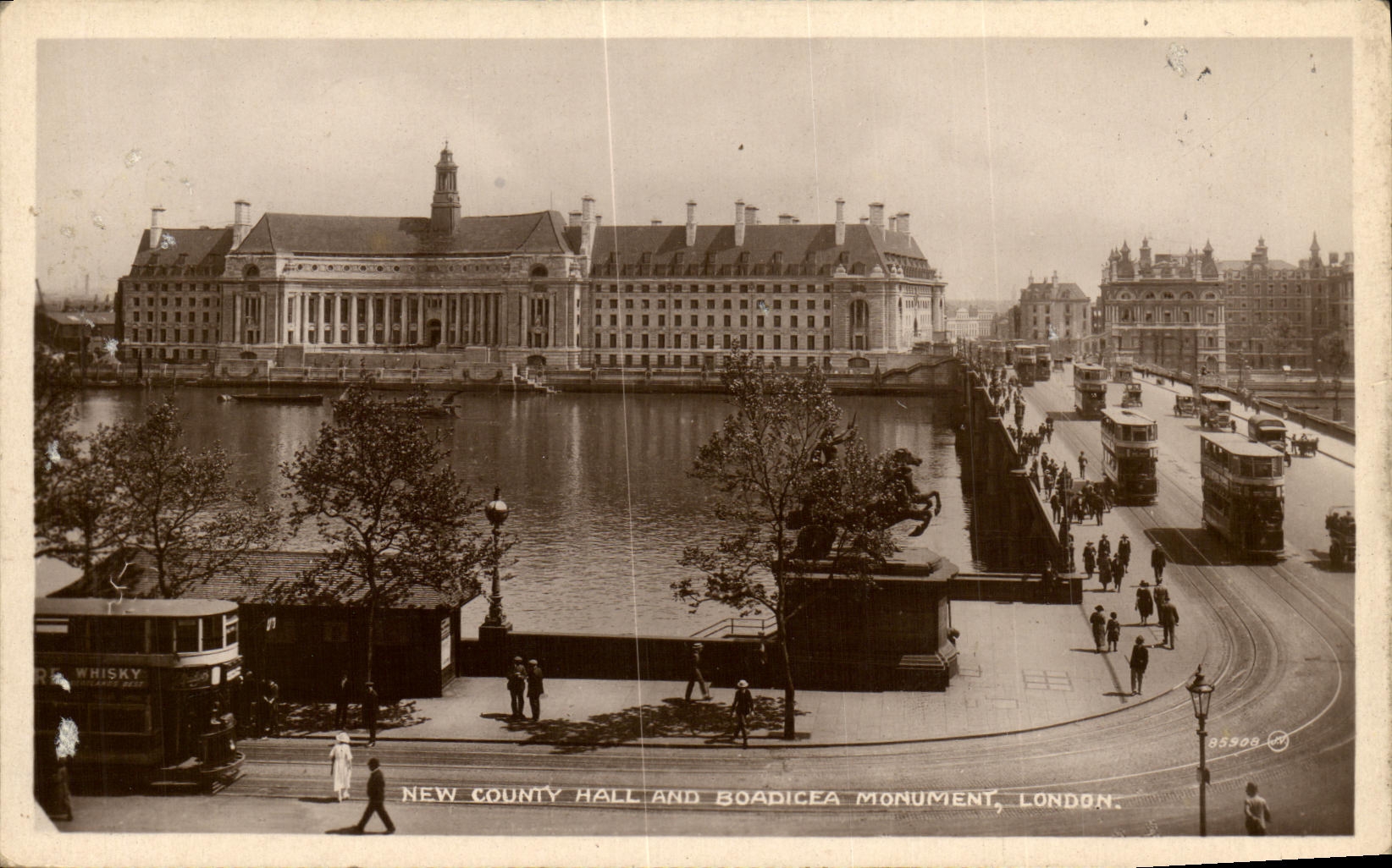 CPA New Country Hall And Boadicea Monument London