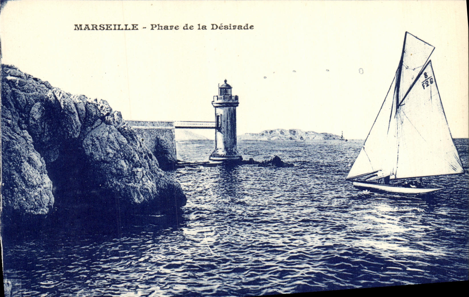 CPA Marseille Phare de la Desirade Bateau
