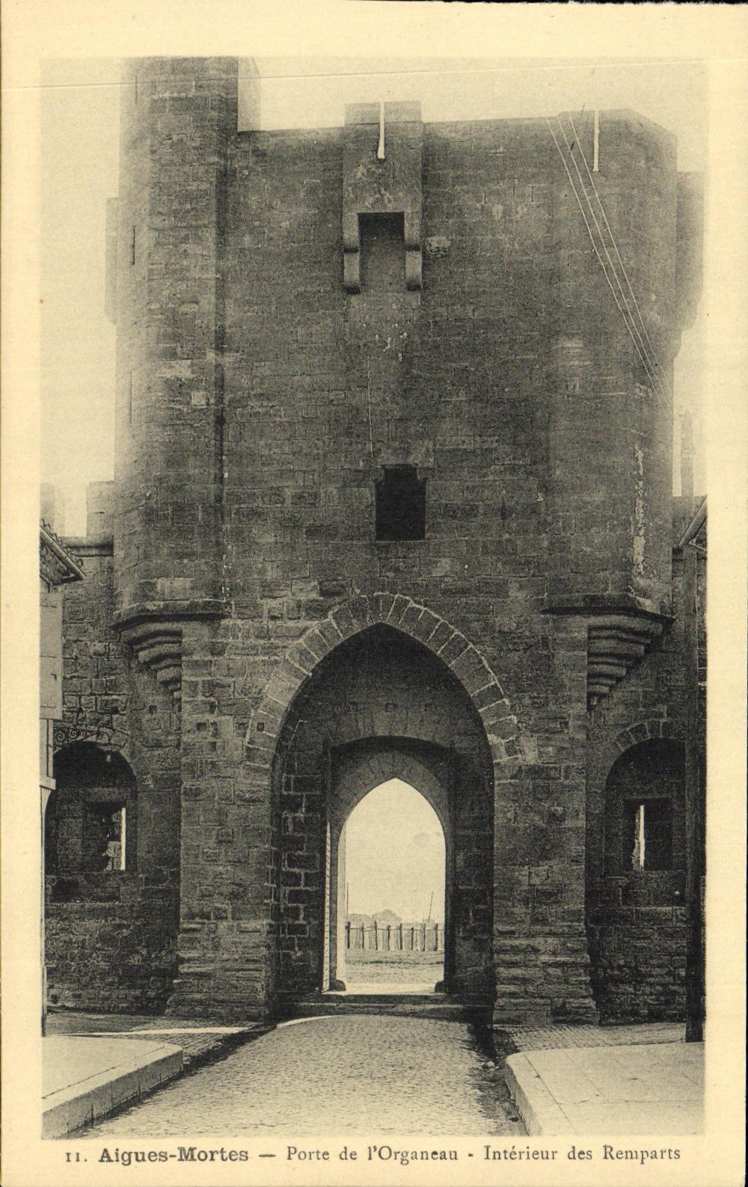 Aigues-Mortes — Porte de l'Organeau — Intérieur des Reniparts