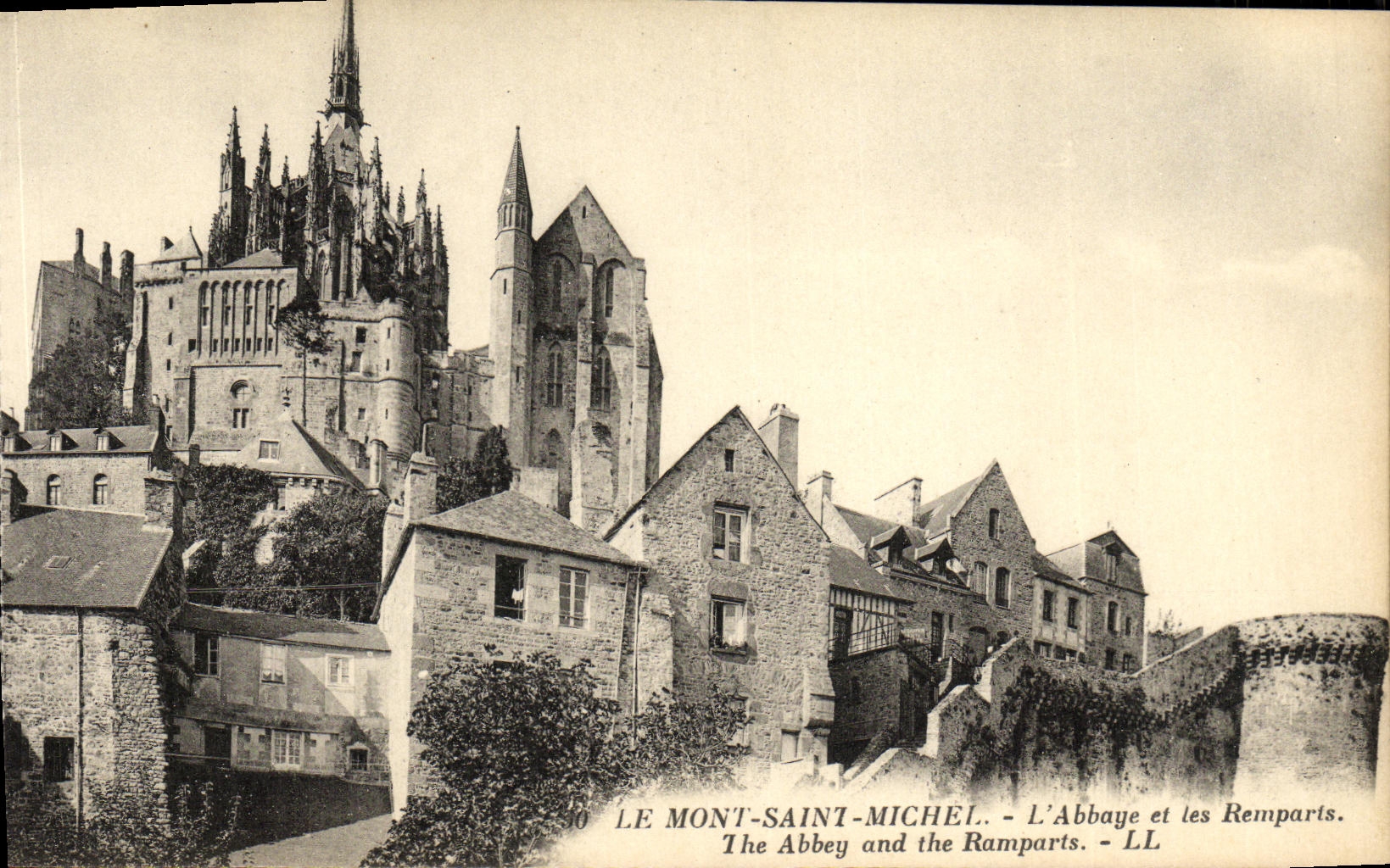 Le Mont-Saint-Michel - L'Abbaye et les Remparts - LL