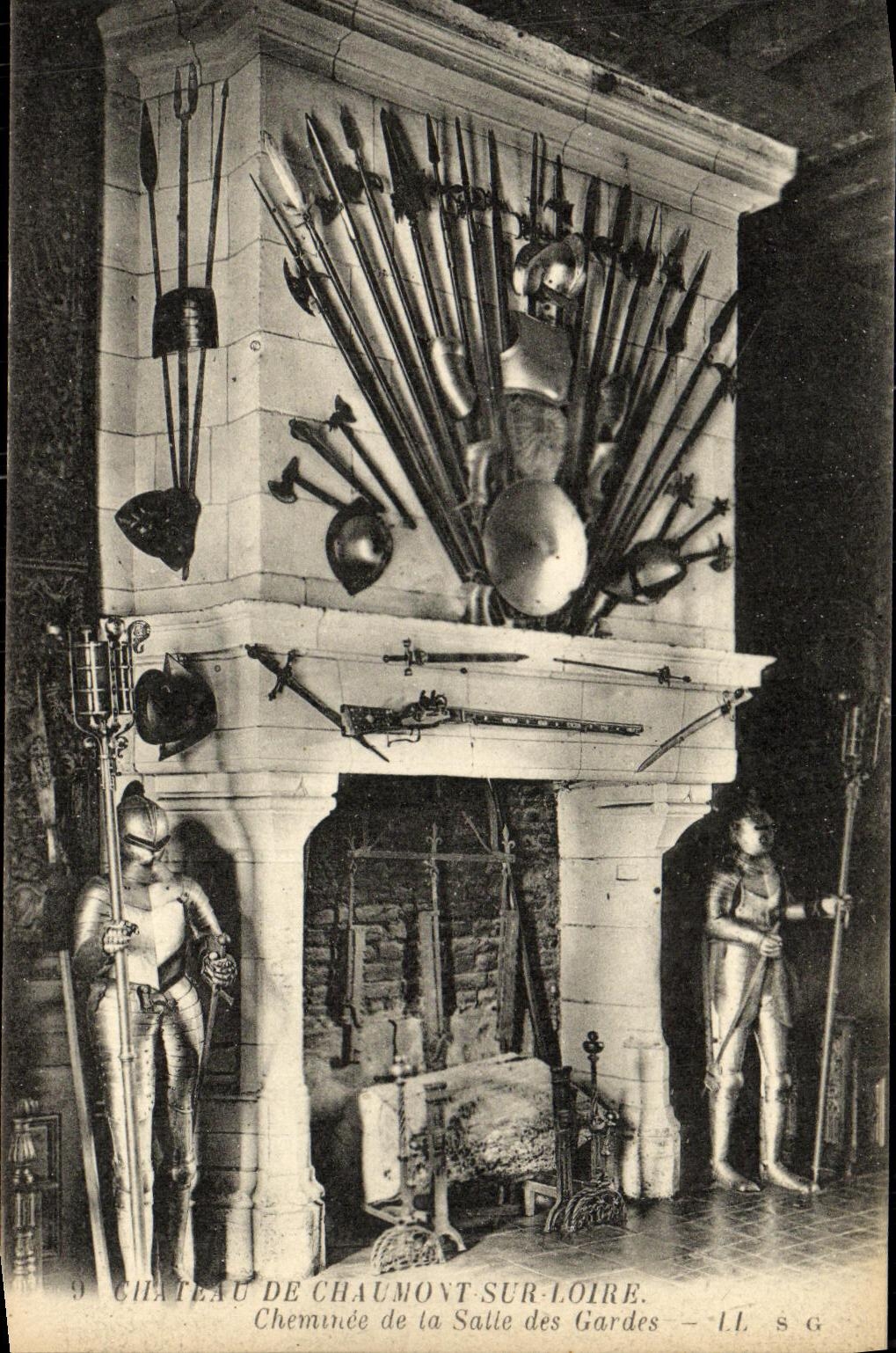 Château de Chaumont-sur-Loire — Cheminée de la Salle des Gardes — LL s G