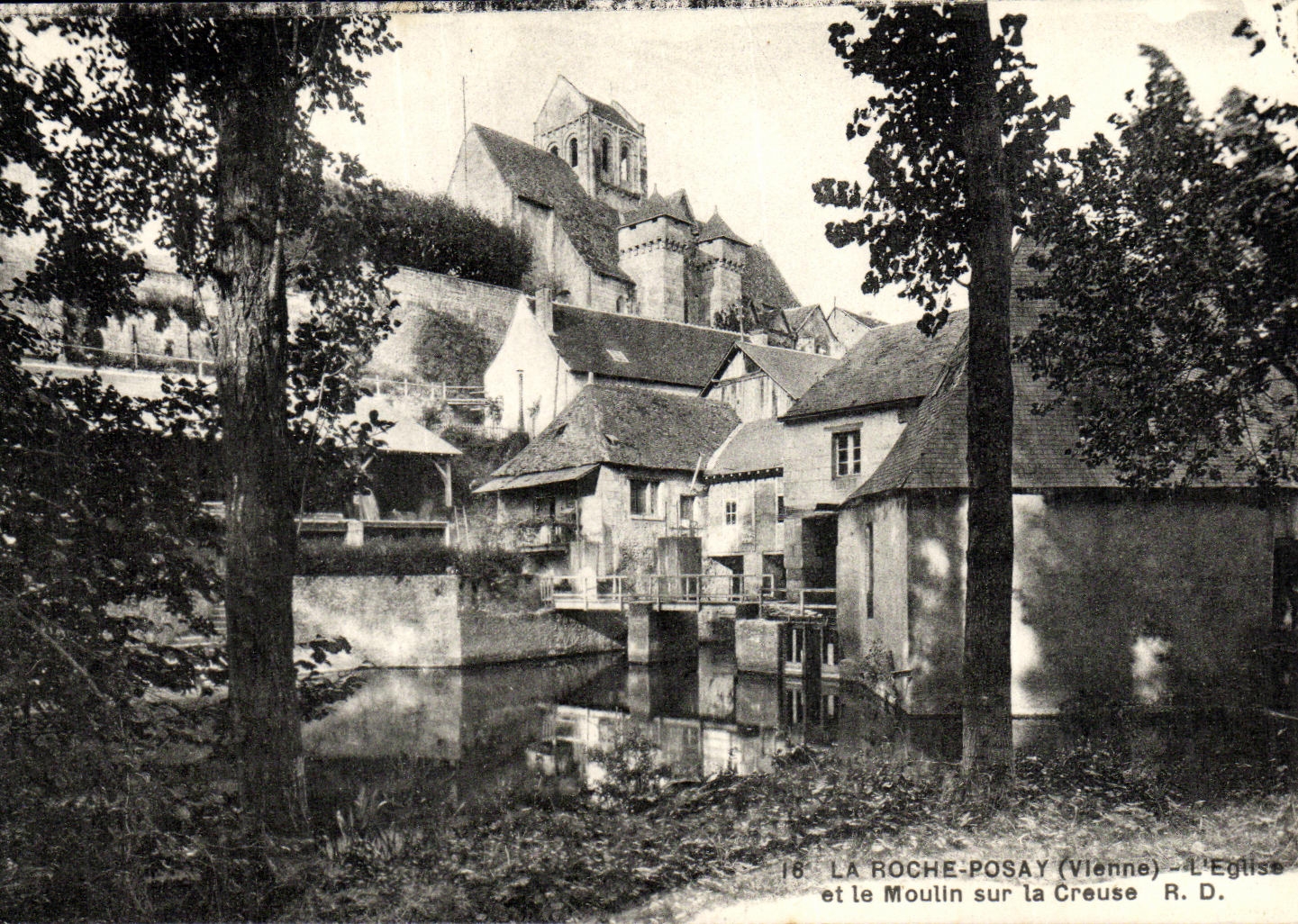 La Roche-Posay (Vienne) — L'Église et le Moulin sur la Creuse — R. D.
