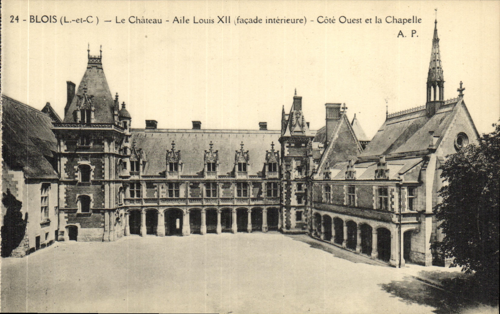 CPA Blois La Chateau Aile Louis XII Cote Ouest et la Chapelle
