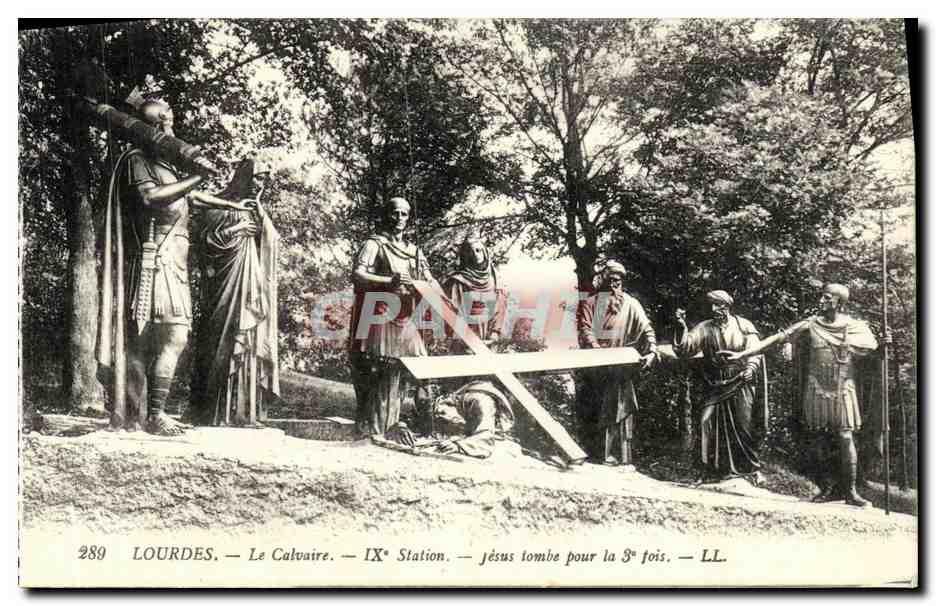 CPA Lourdes Le Calvaire Jesus tombe pour la 3eme fois 9eme station