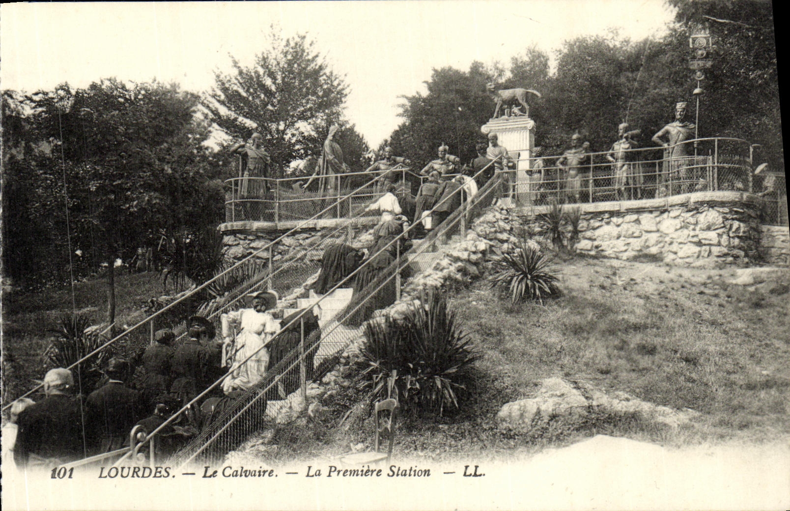 Lourdes — Le Calvaire — La Première Station — LL.