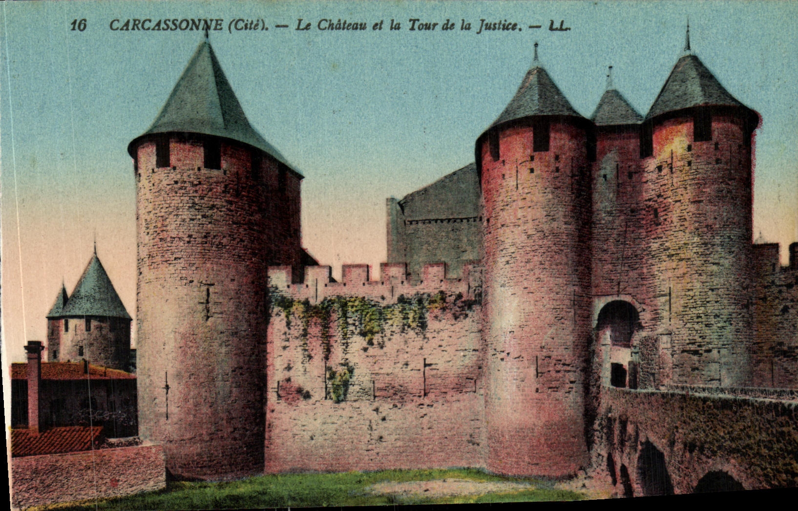 CPA Carcassonne Le Chateau et la Tour de la Justice