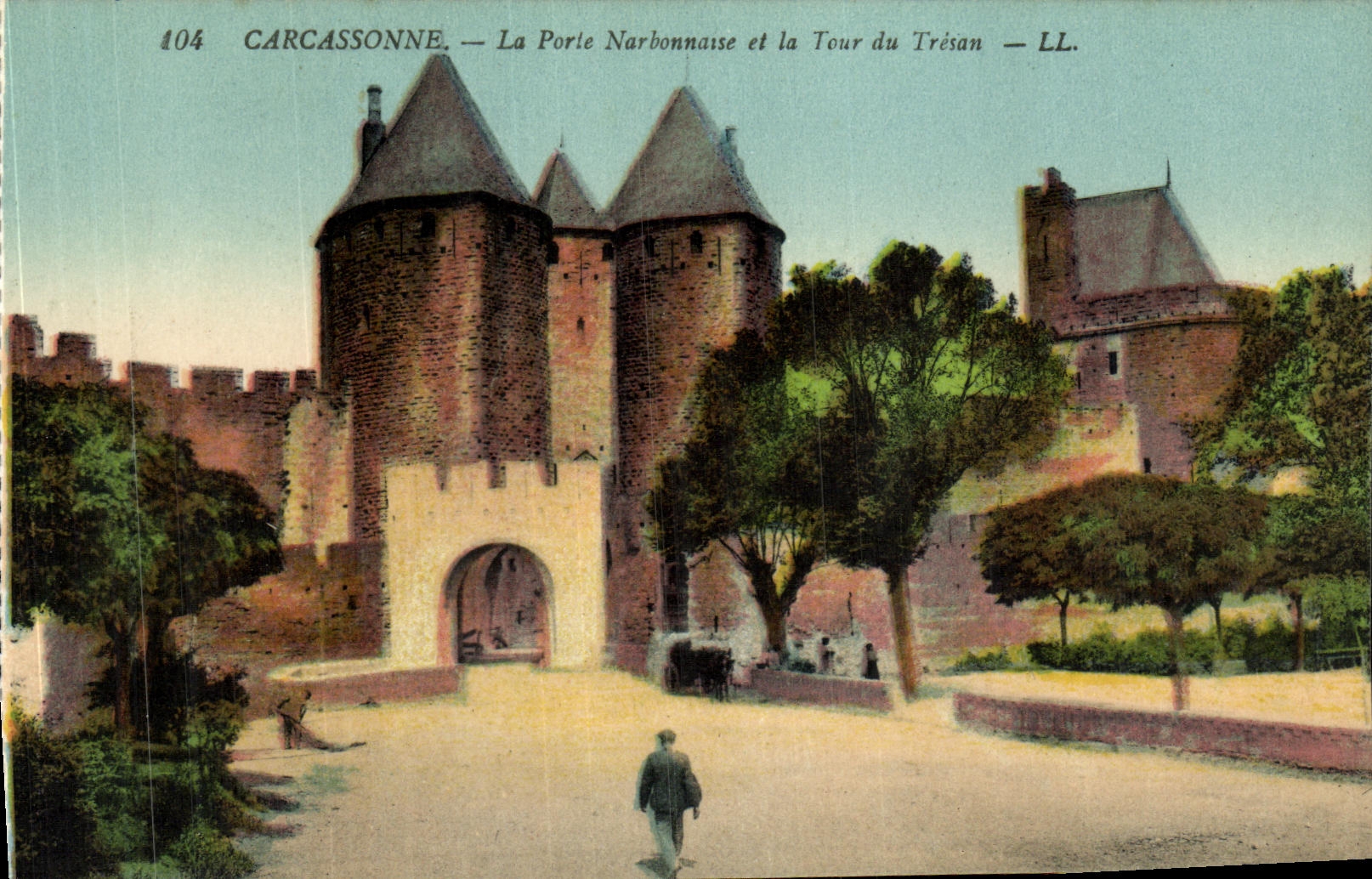 CPA Carcassonne La Porte Narbonnaise et la Tour du Tresan