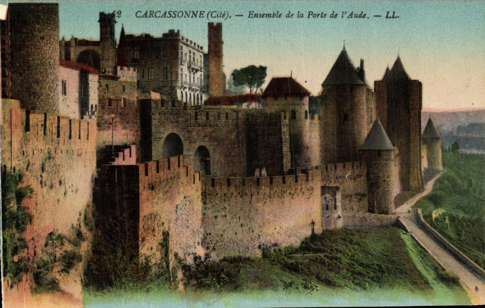 CPA Carcassonne Ensemble de la Porte de L Aude