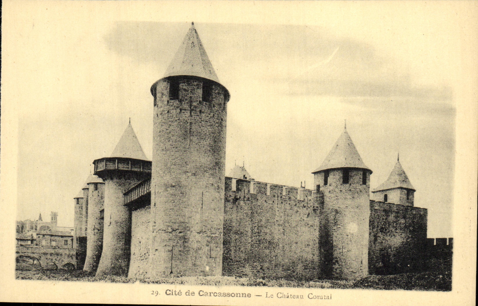 CPA Cite de Carcassonne Le Chateau Comtal