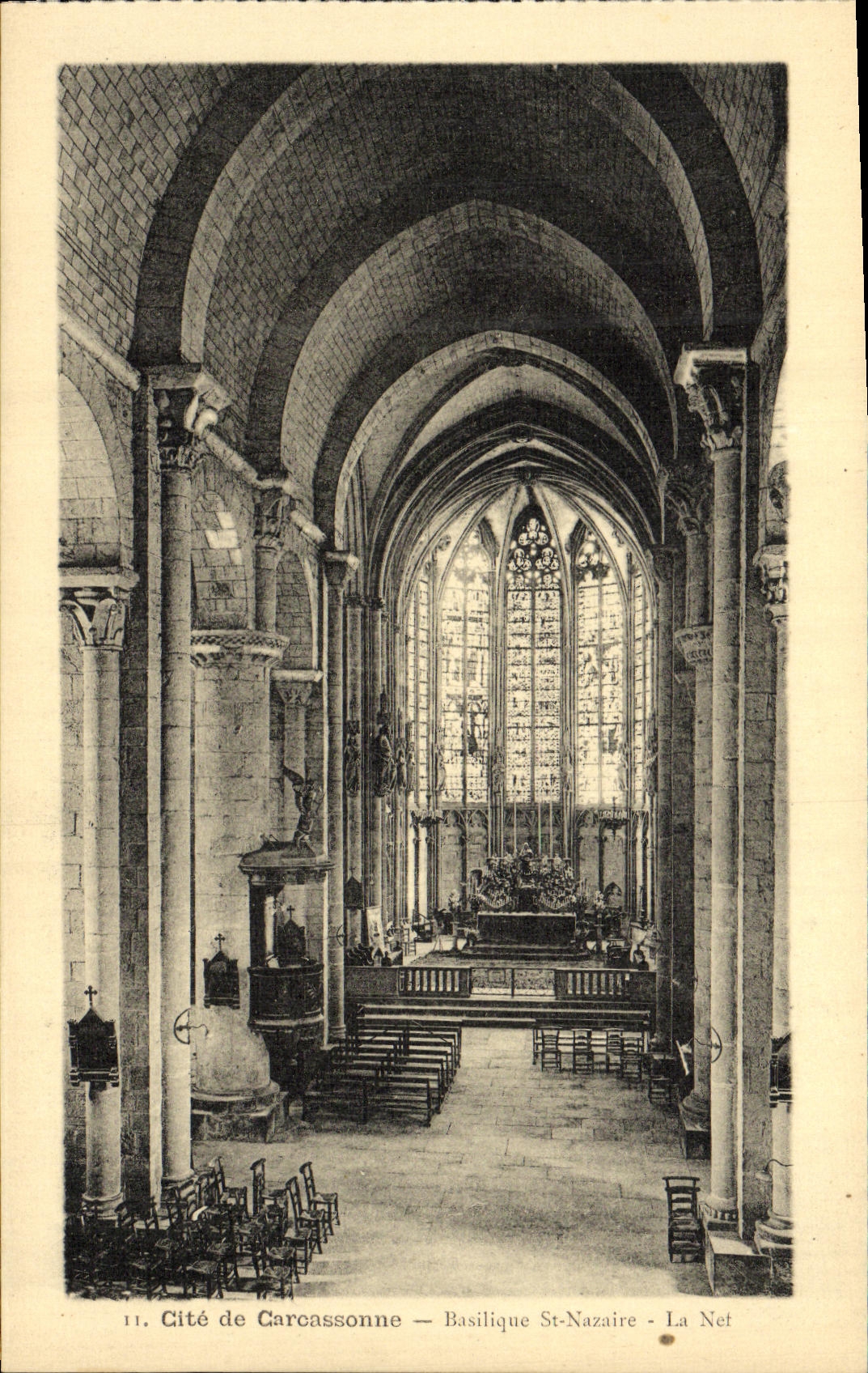 CPA Cite de Carcassonne Basilique St Nazaire La nef