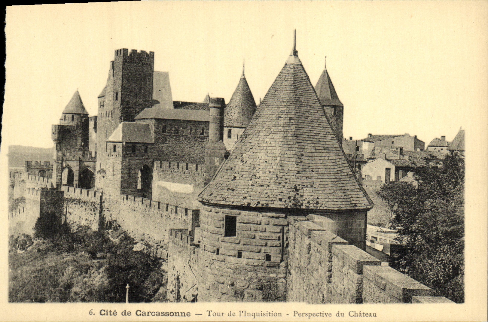 CPA Cite de Careassonne La Tour de I Inquisition Perspective du Chateau