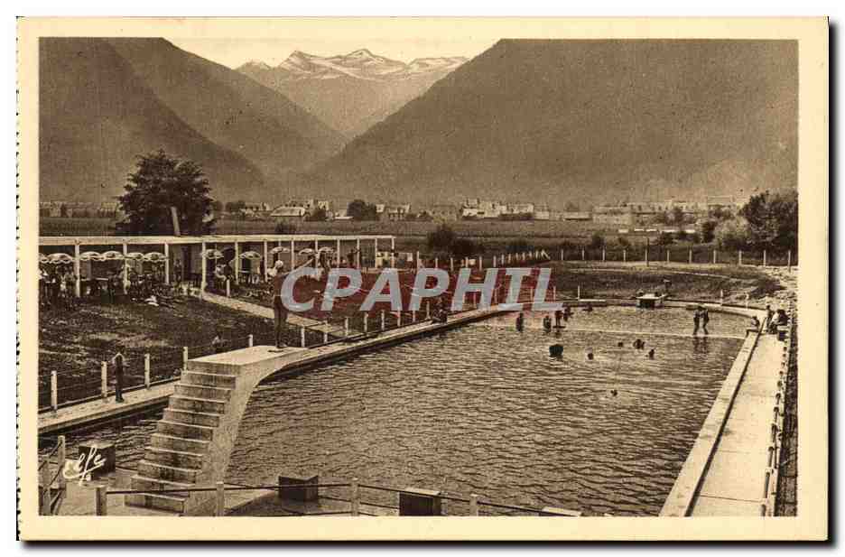 CPA Luchon Le piscine Au Fond montagnes De Venasque