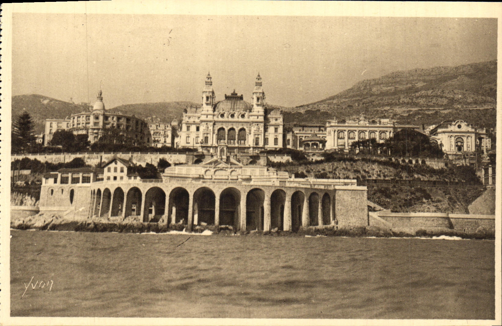 CPA Cote D Azur Monte Carlo Le Casino et la Tir aux Pigeons
