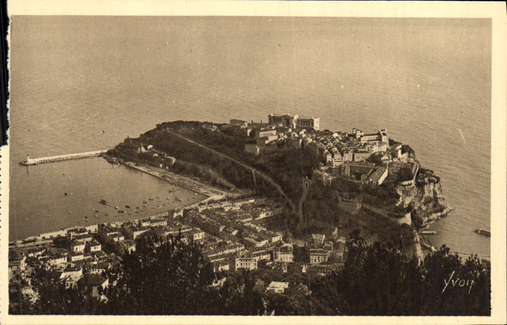 CPA Cote D Azur Monte Carlo Le Rocher de Monaco Vu de la Grande Corniche