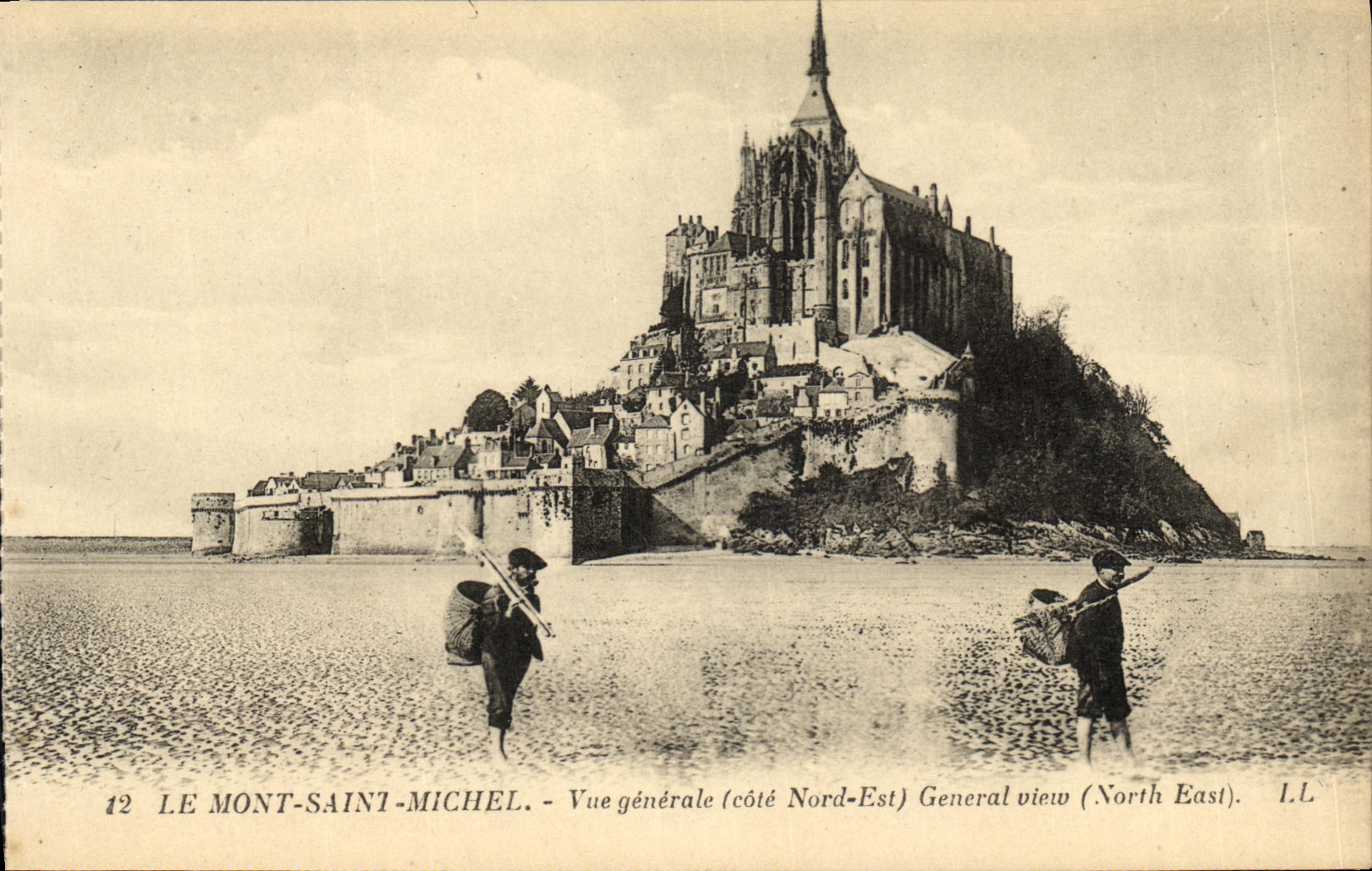 Le Mont-Saint-Michel — Vue générale (côté Nord-Est) — L.L. n°12