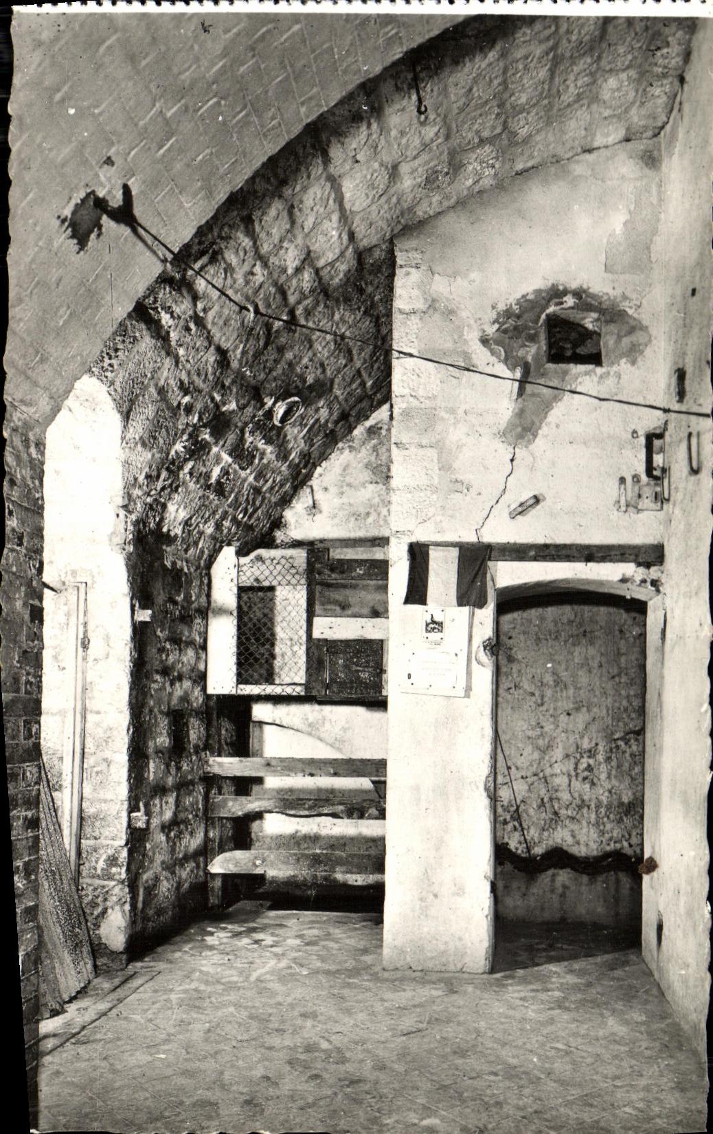 Fort de Vaux — Intérieur avec colombier et central téléphonique — Édition du Fort de Vaux, n°7