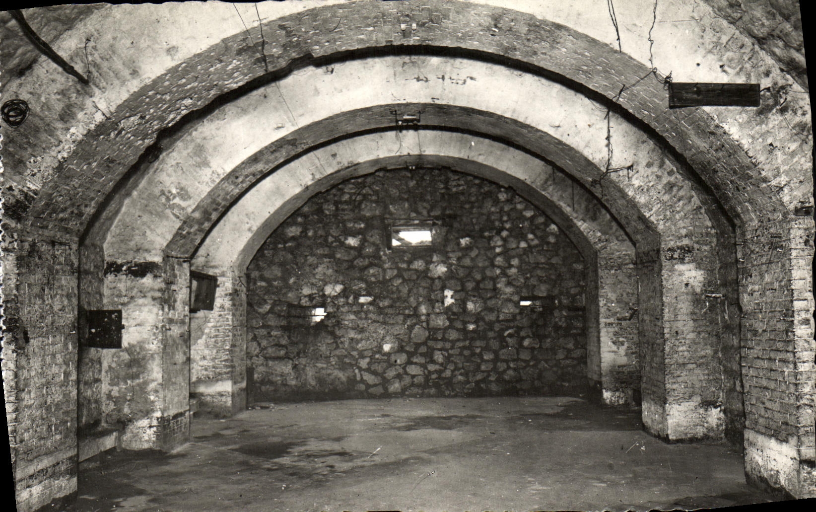 Fort de Vaux — Casemate bétonnée — Logement des hommes — Édition du Fort Vaux