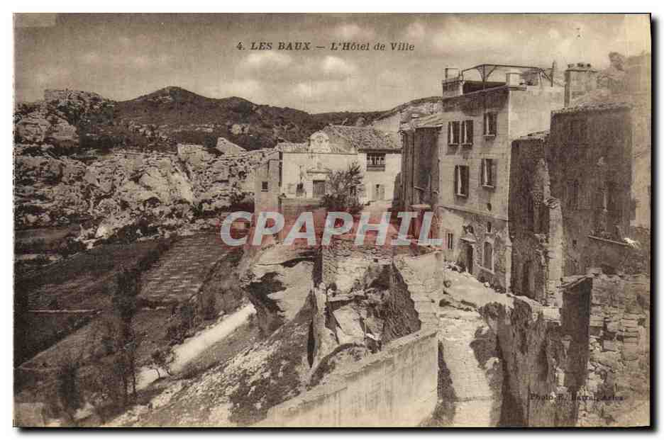 CPA Les Baux L Hotel de Ville