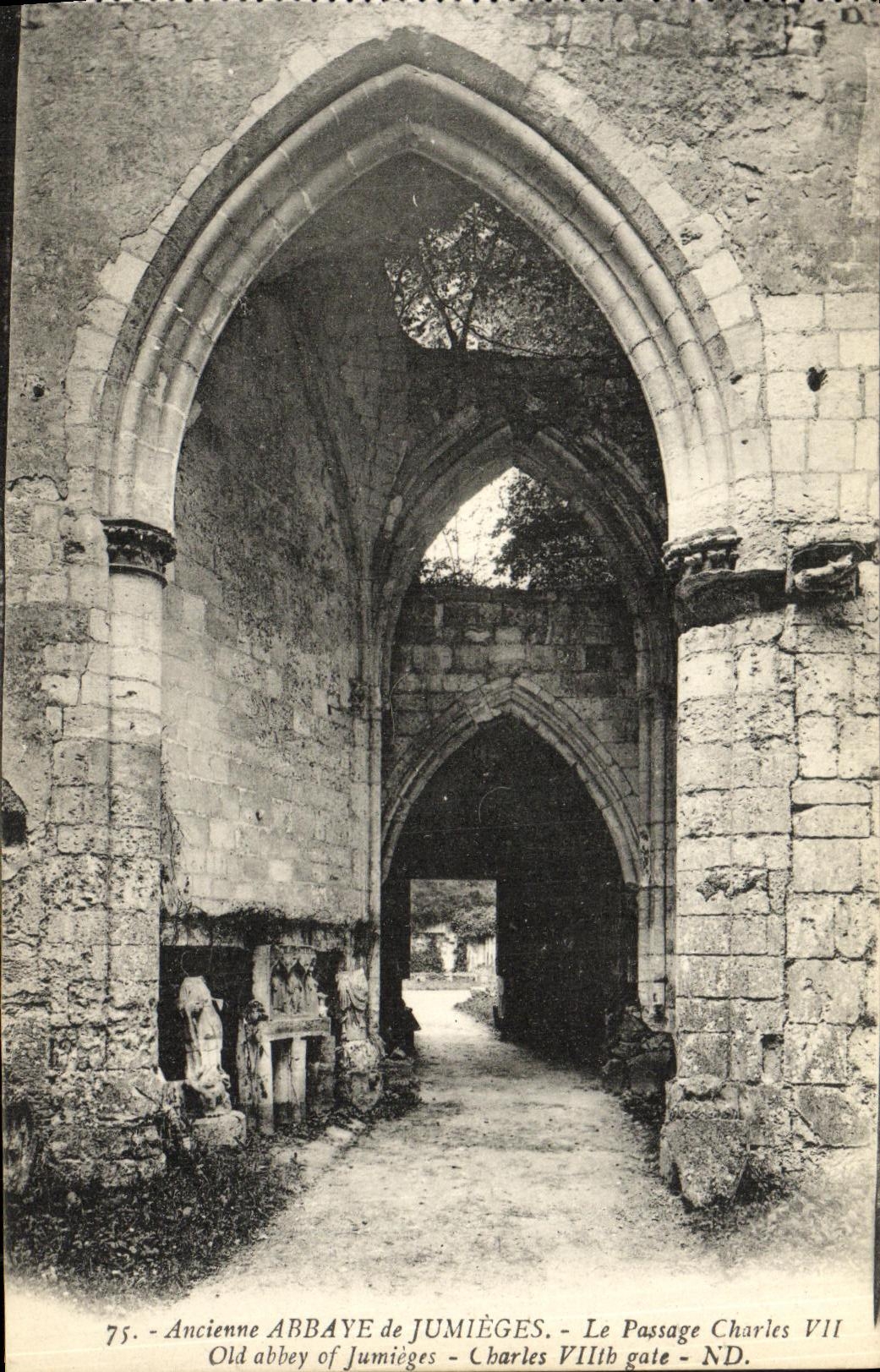 Ancienne abbaye de Jumièges — Le Passage Charles VII — éditeur Lévy et Neunden Reunis, n°75