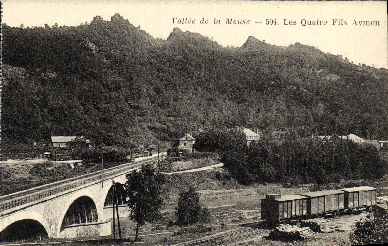 CPA Joigny Vue Generale Vallee de la Meuse Les quatre fils Aymon Train