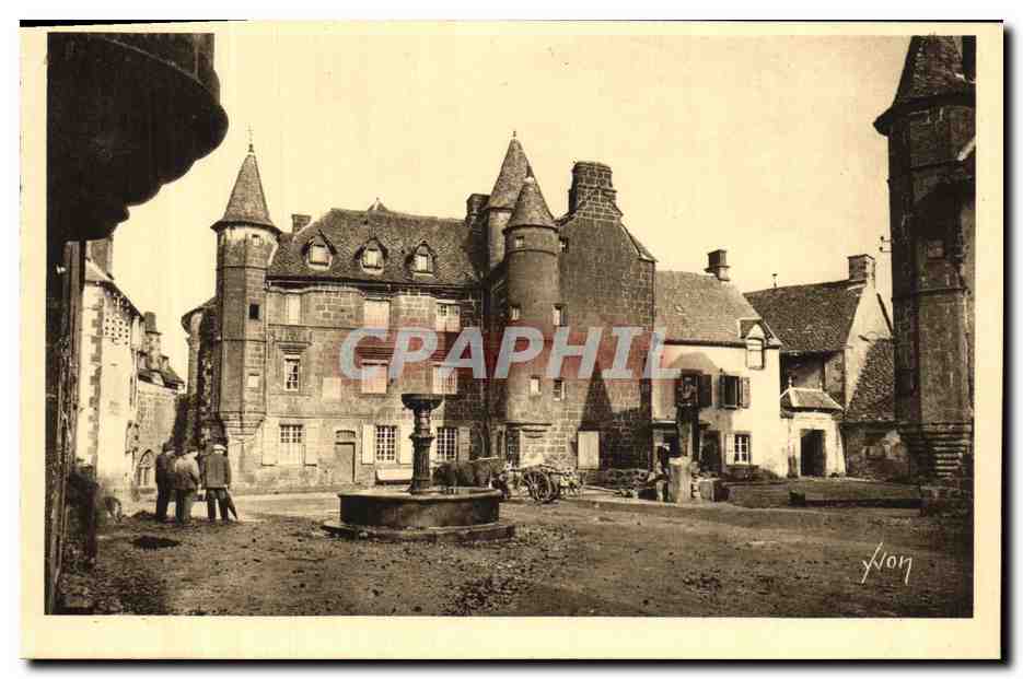 CPA La Tolede Auvergnate Salers La Grande Place Maison Sevestre 