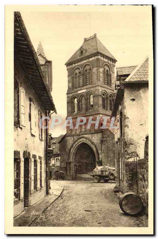CPA La Tolede Auvergnate Salers L Eglise