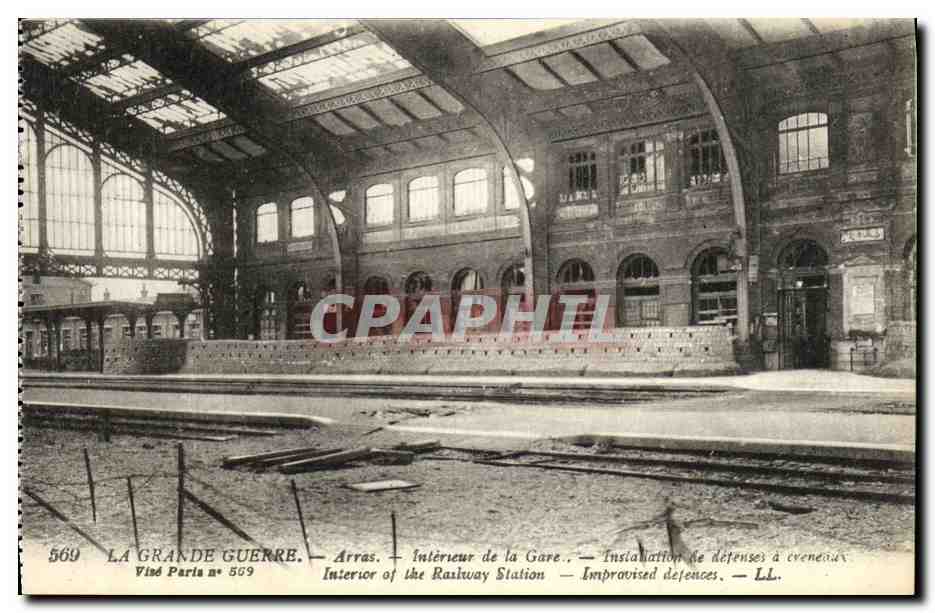 CPA La Grande Guerre Arres Intereur de la Gare Installation de defenses Militaria 