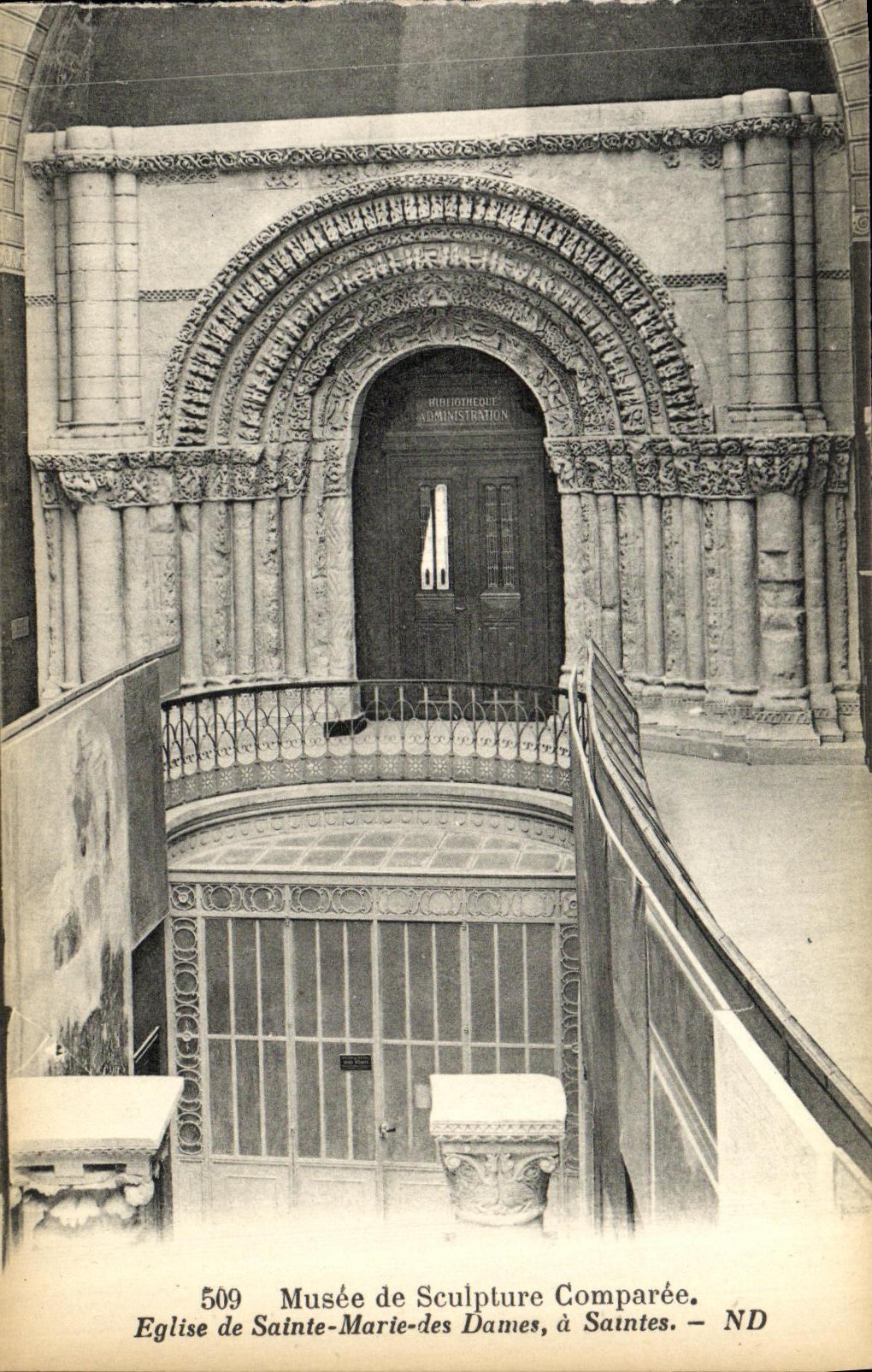 CPA Musee de Sculpture Comparee Eglise de Sainte Marie des Dames a Saintes 