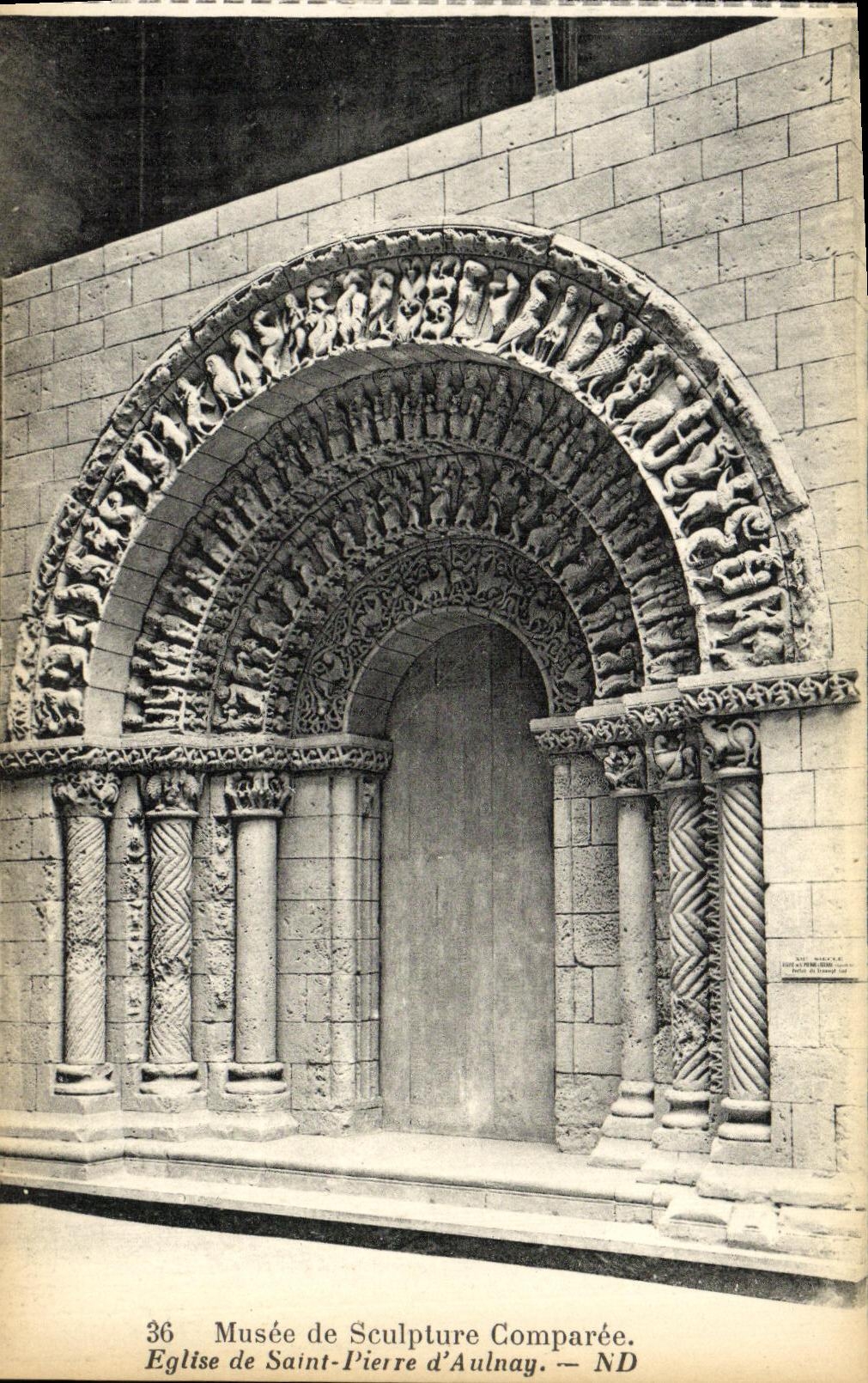 CPA Musee de Sculpture Comparee Eglise de Saint Pierre d Aulnay