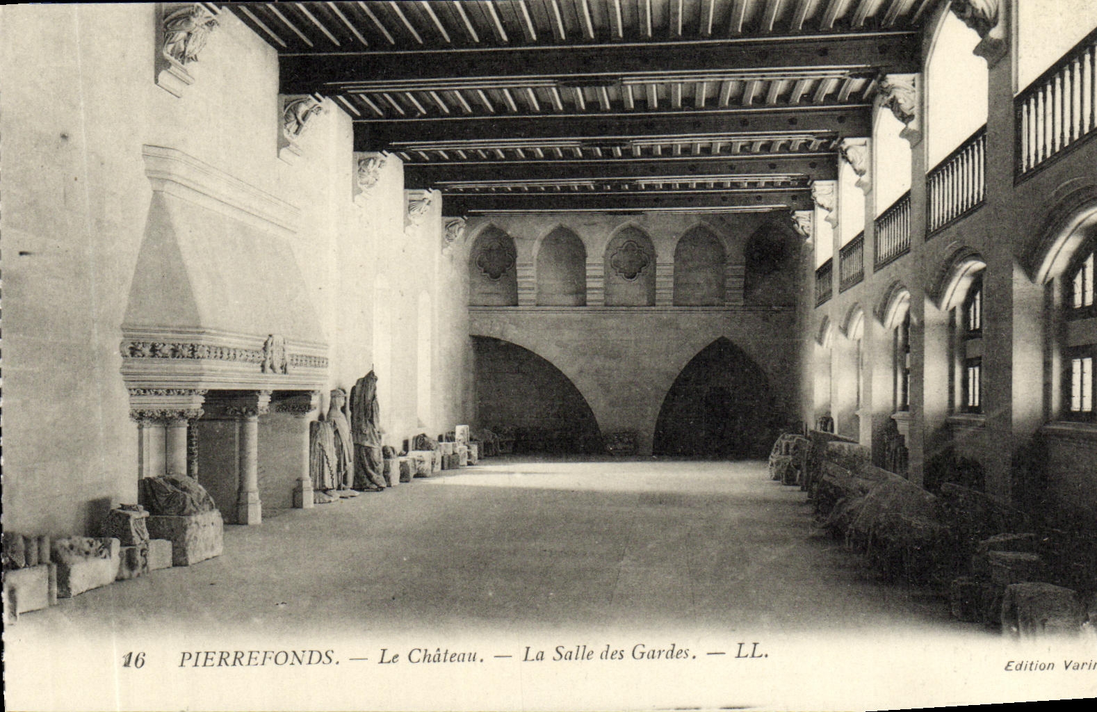 Pierrefonds — Le Château — La Salle des Gardes — Edition Varin