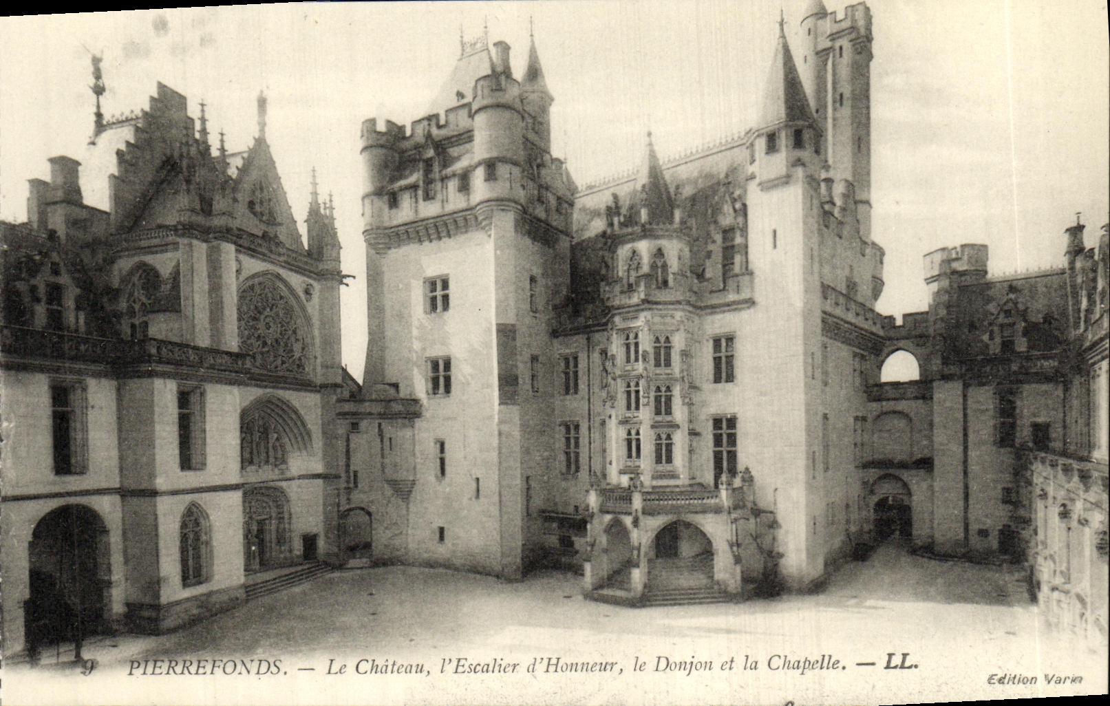 PierreFonds — Le Château, l'Escalier d'Honneur, le Donjon et la Chapelle — Édition Varin